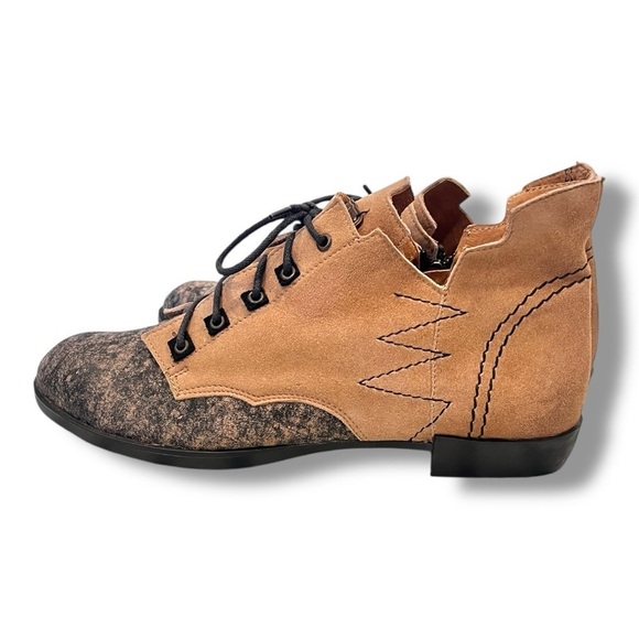 Maciejka Boho Tan/Gray Genuine Suede Leather Lace Up Chukka Ankle Boots NEW Sz 9 - Picture 7 of 14